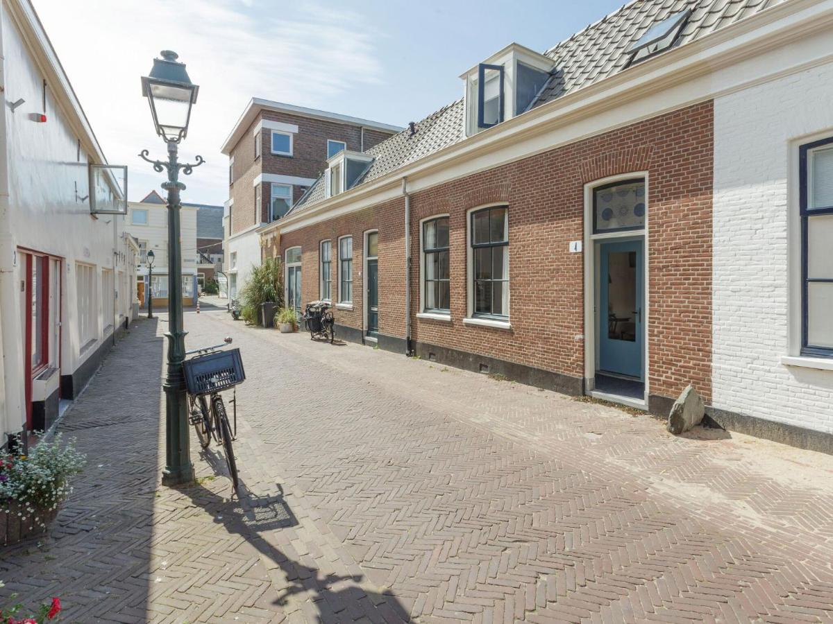 Picturesque Fisherman S House In Scheveningen Near The Shops Den Haag Bagian luar foto