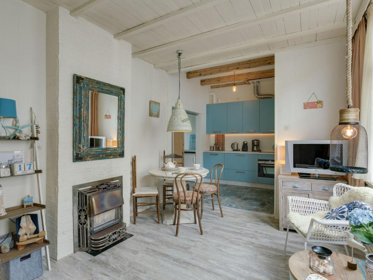 Picturesque Fisherman S House In Scheveningen Near The Shops Den Haag Bagian luar foto