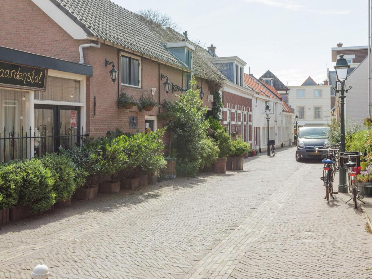 Picturesque Fisherman S House In Scheveningen Near The Shops Den Haag Bagian luar foto